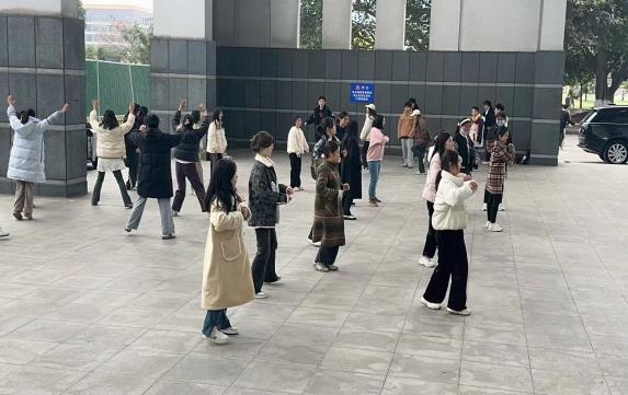 雨燕360体育APP下载